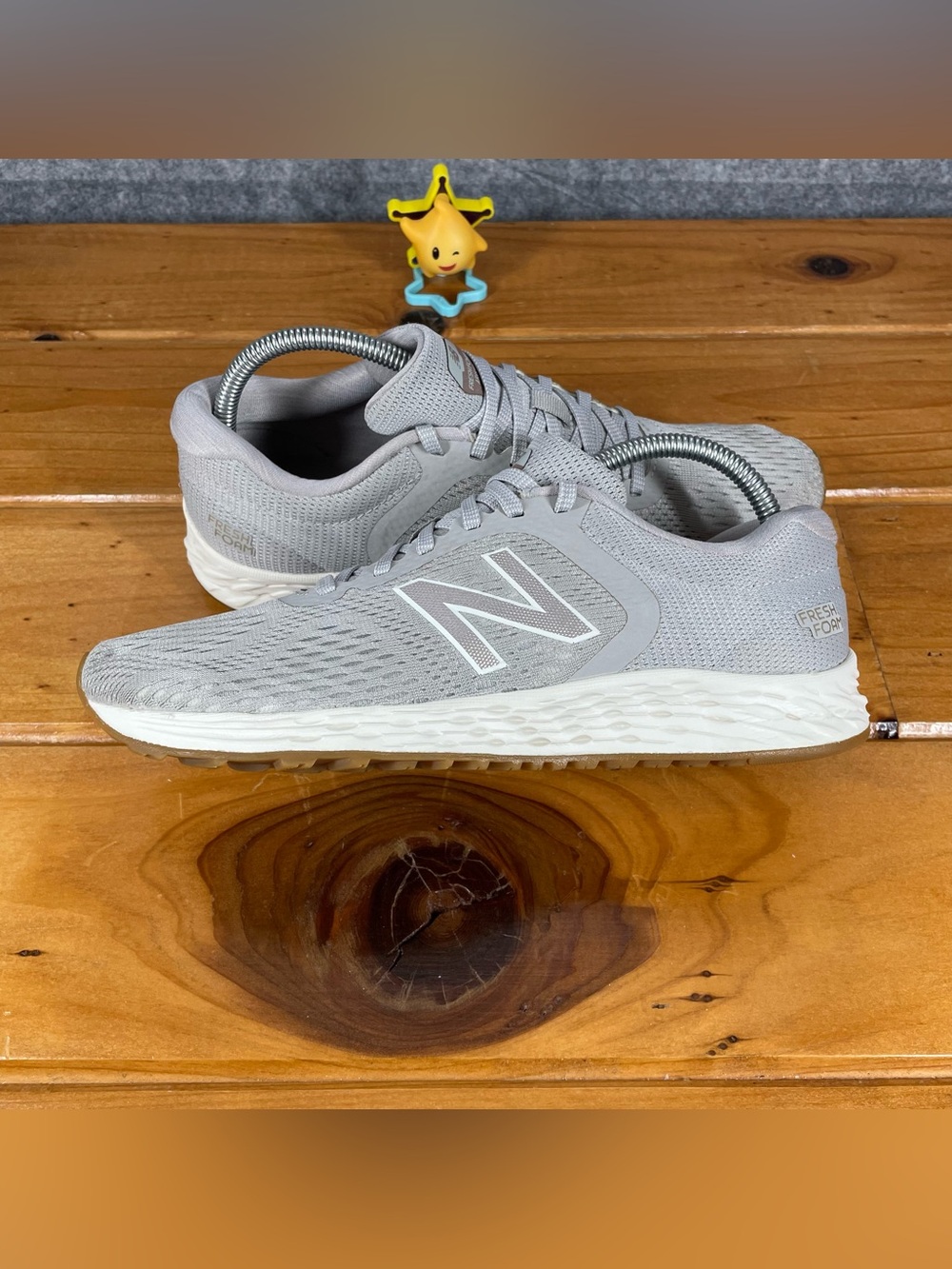 New Balance Fresh Foam Arishi V2 Womens 9.5 B Gray White Running Shoes Sneakers - Picture 8 of 16